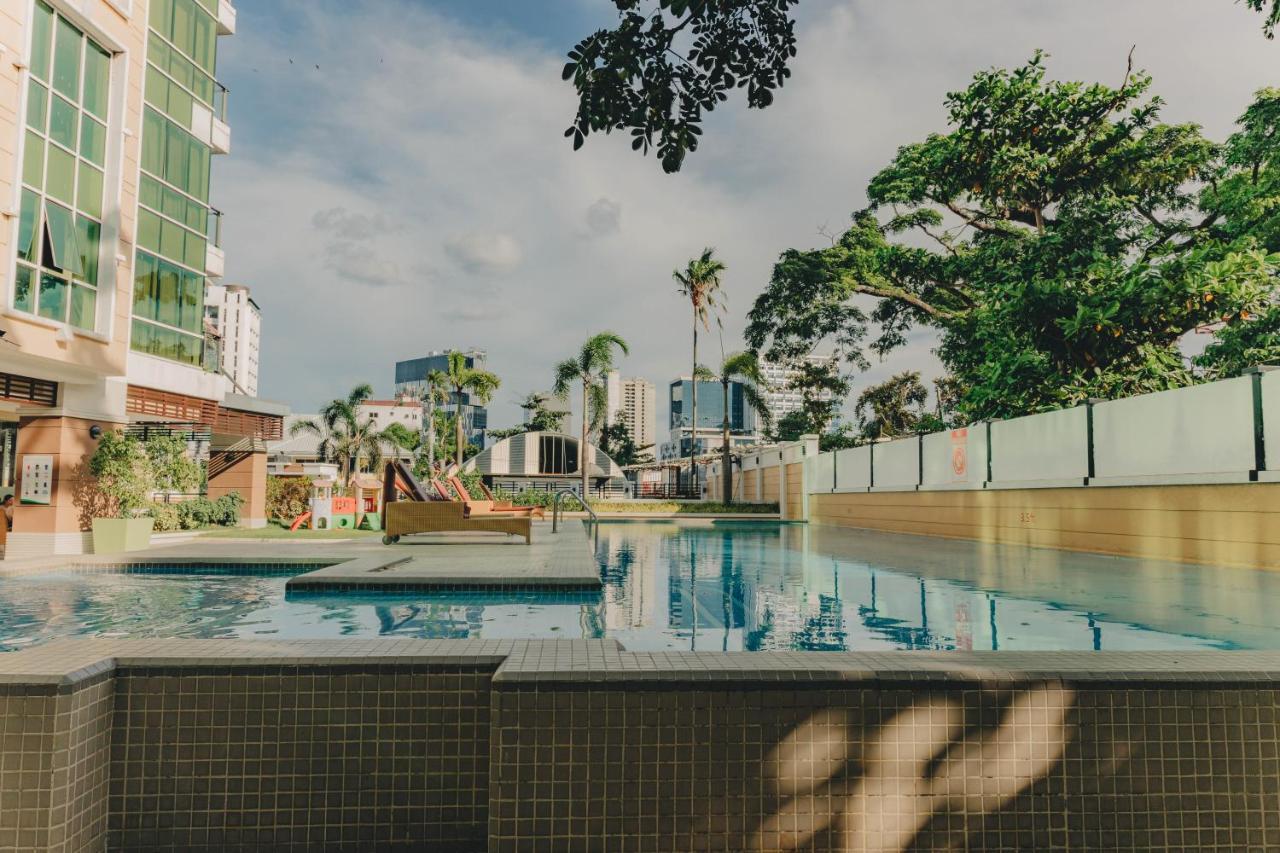 Ayala Mall 10Mins Walk Cebu City Apartment & Pool Екстер'єр фото